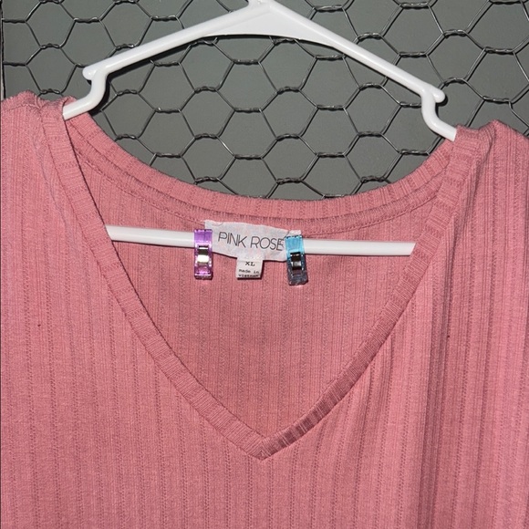 Pink Rose Ribbed V-Neck Top - Picture 4 of 4